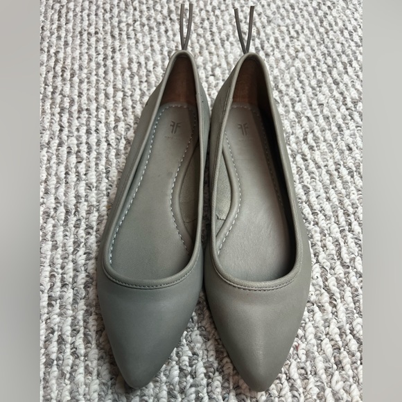 NEW Frye Regina Taupe Gray Pointed Toe Ballet Leather Flats‎ - Picture 4 of 4